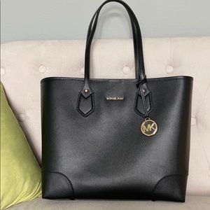 NWT Michael Michael Kors Leather tote bag
